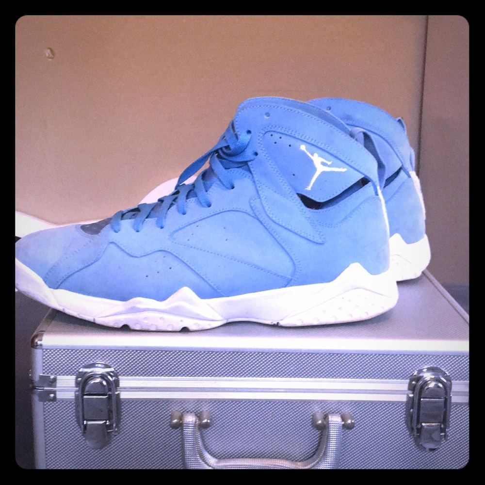 Jordan retro 6 light blue